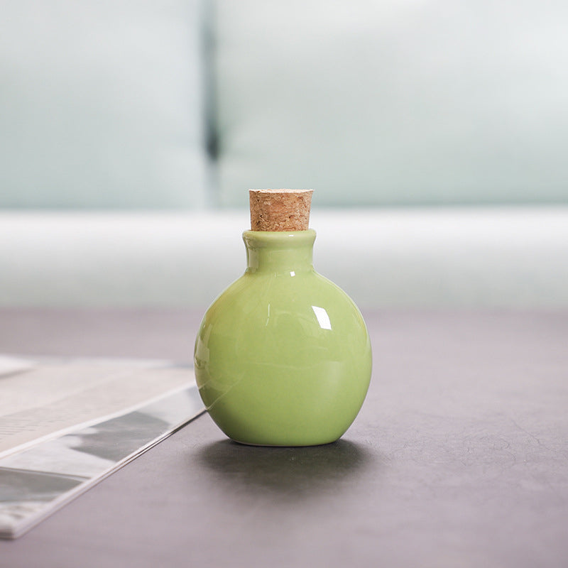 HomDe Ceramic Small Bottle Creative Home Mini Ceramic Vase Decoration Decorative Cork Small Vase Flat Round